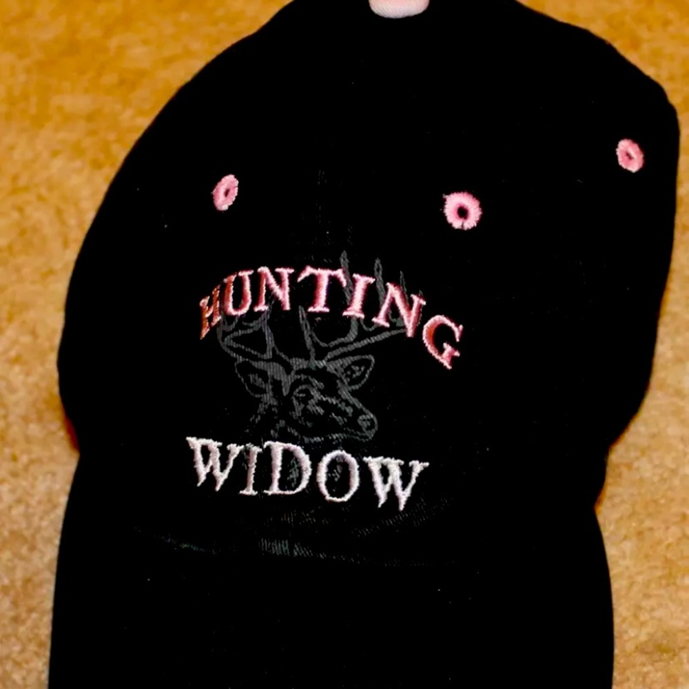 Womens Cabelas Hunting Widow Adjustable Baseball Cap Brand New Without tags